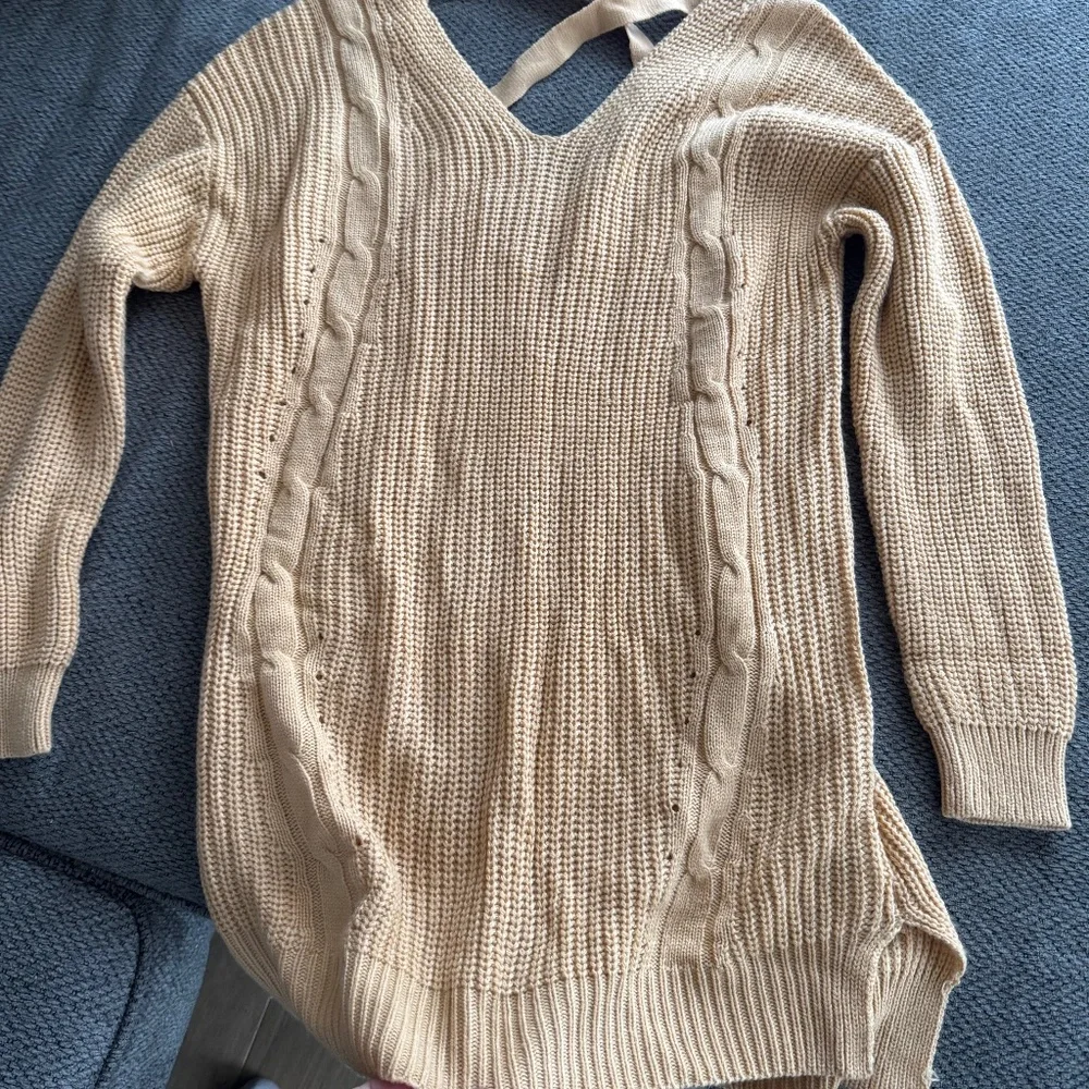 Sweater - Picture 1 of 3